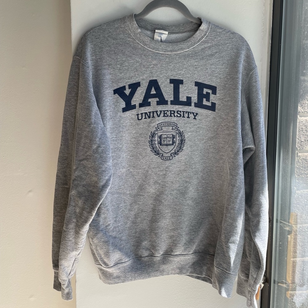 Yale sweatshirt great condition